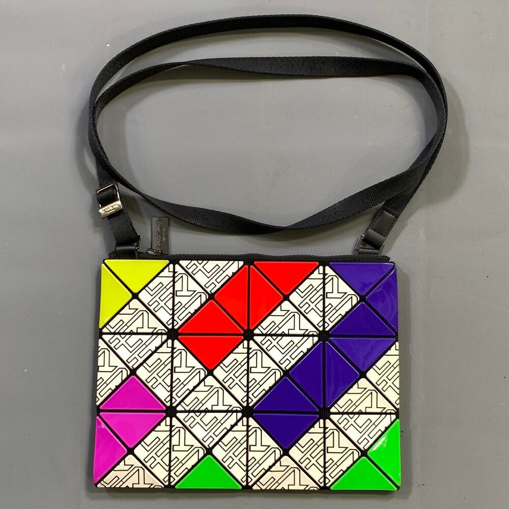 BOA BOA ISSEY MIYAKE Purple Red Triangle Cross Body Handbag